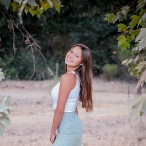 Meet your Posher, Mia